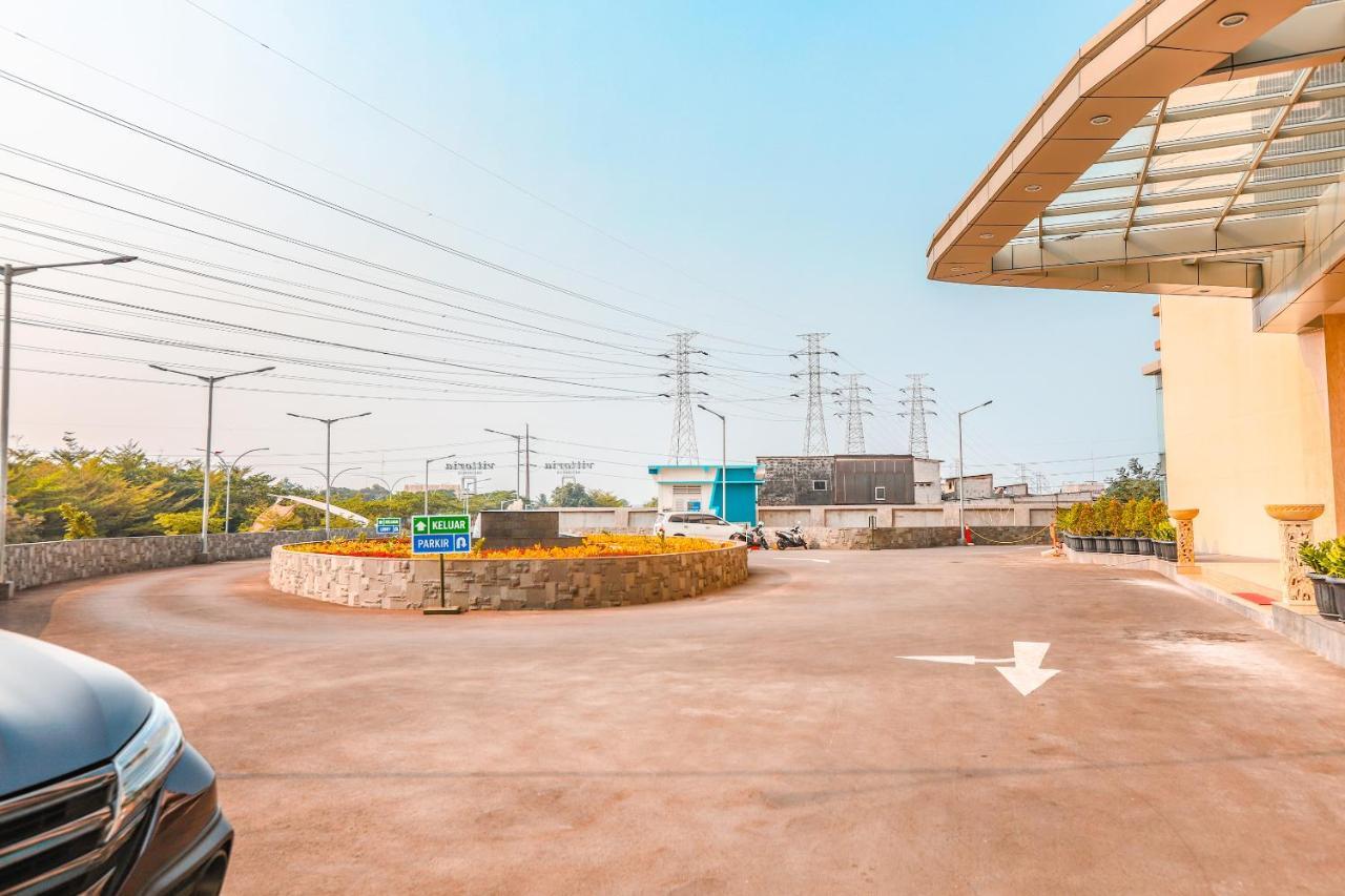 Super Oyo Collection O 16 Vittoria Residence Yakarta Exterior foto
